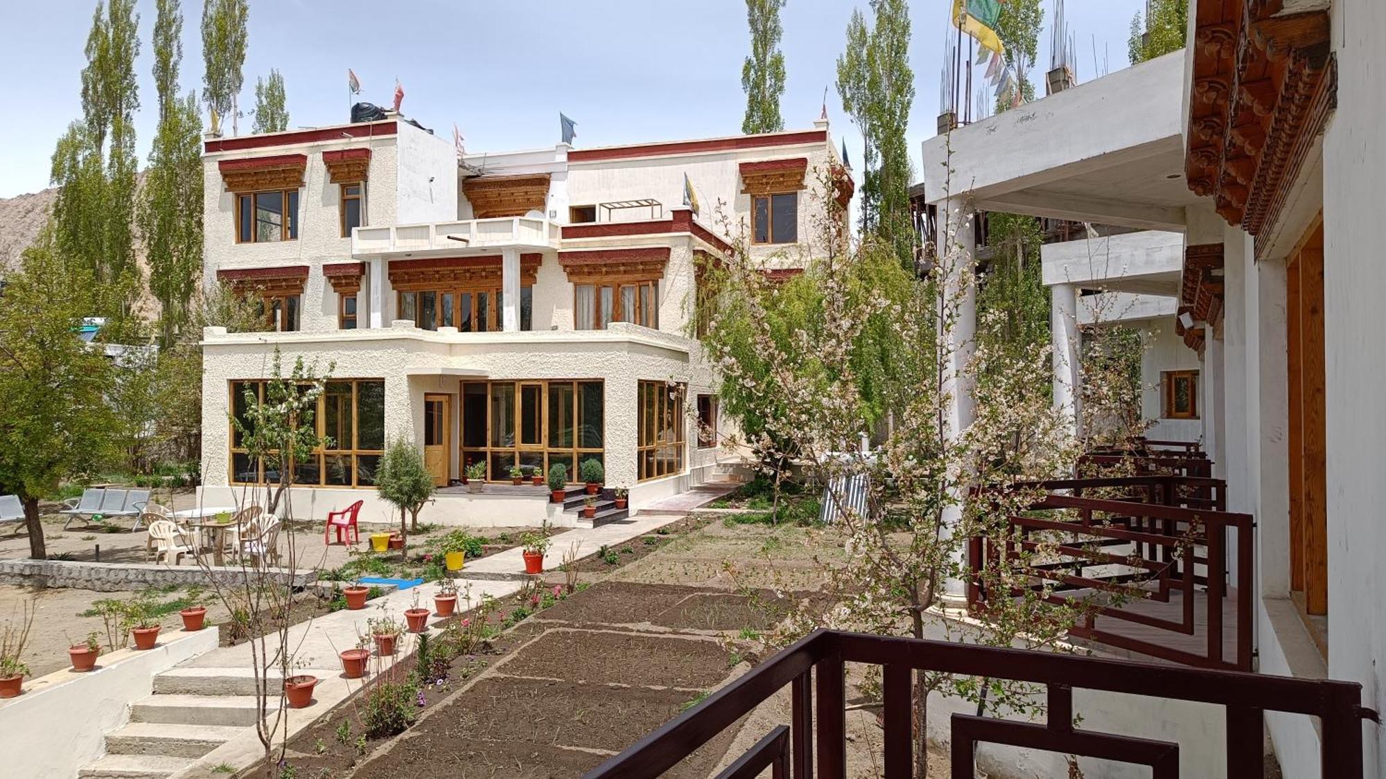 Niri-La Guest House Leh Zewnętrze zdjęcie